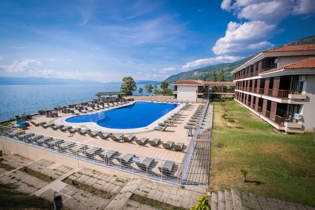 Апартман со Поглед на Езеро